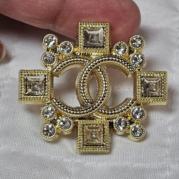 <AUTH> CHANEL Vintage Gold 6and Silver Small Crystal Brooch Like New - Picture 2 of 5